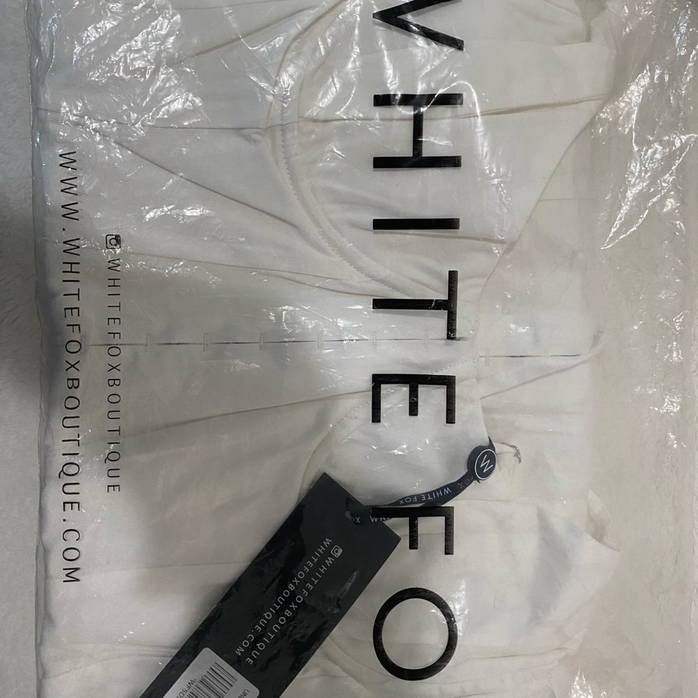 White Fox - Picture 2 of 4